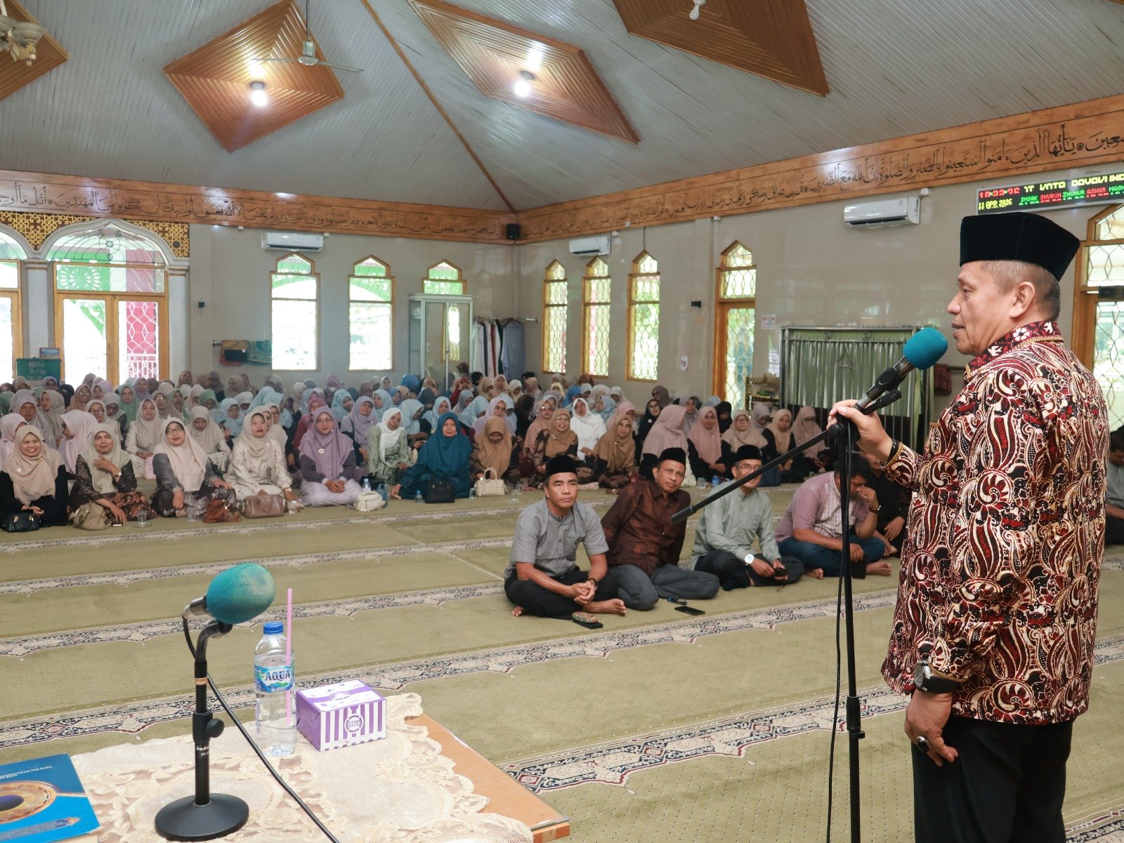 Tabligj Akbar Pengurus Cabang PGRI Kota Payakumbuh  Ratusan Guru  Memadati Masjod Istiqomah