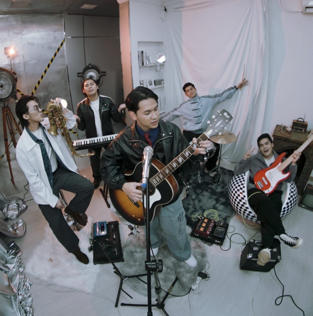 VLUMI Rilis Single “Kalau Ada Apa-Apa”, Suarakan Pentingnya Kejujuran dalam Cinta