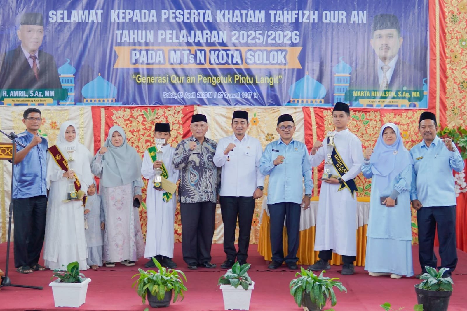 Wujudkan Visi Serambi Madinah, MTsN Kota Solok Wisuda Ratusan Hafiz Al-Qur’an