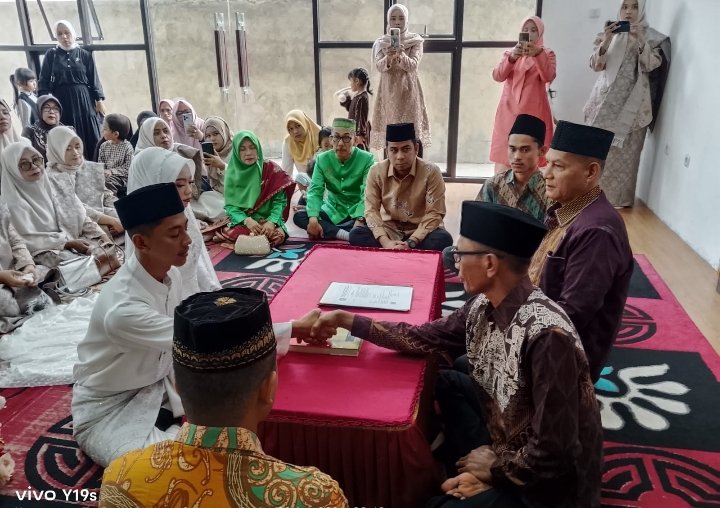 Momen Sakral di Solok: Wako Ramadhani Kirana Putra Hadir Jadi Saksi Penyatuan Cinta Sahbani dan Silvi