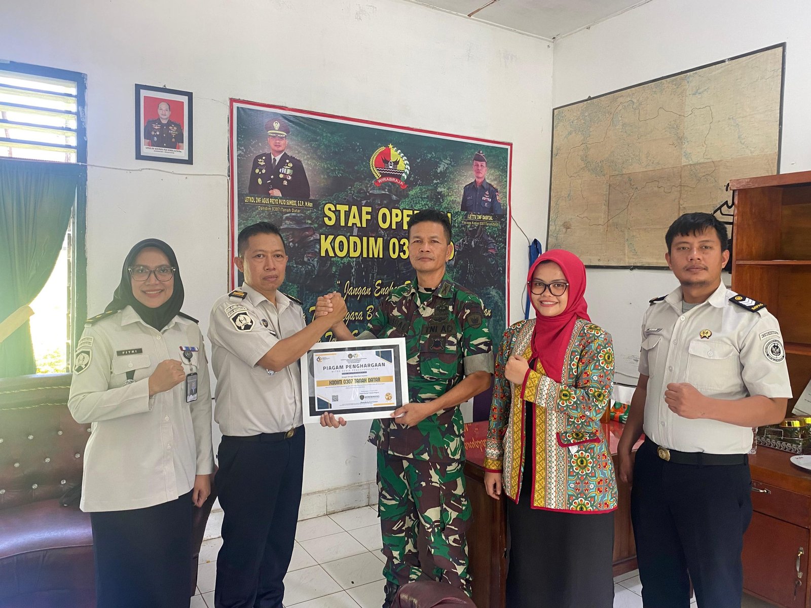Perkuat Sinergi Keamanan, Rutan Kelas IIB Batusangkar Berikan Penghargaan Khusus kepada Kodim 0307/Tanah Datar