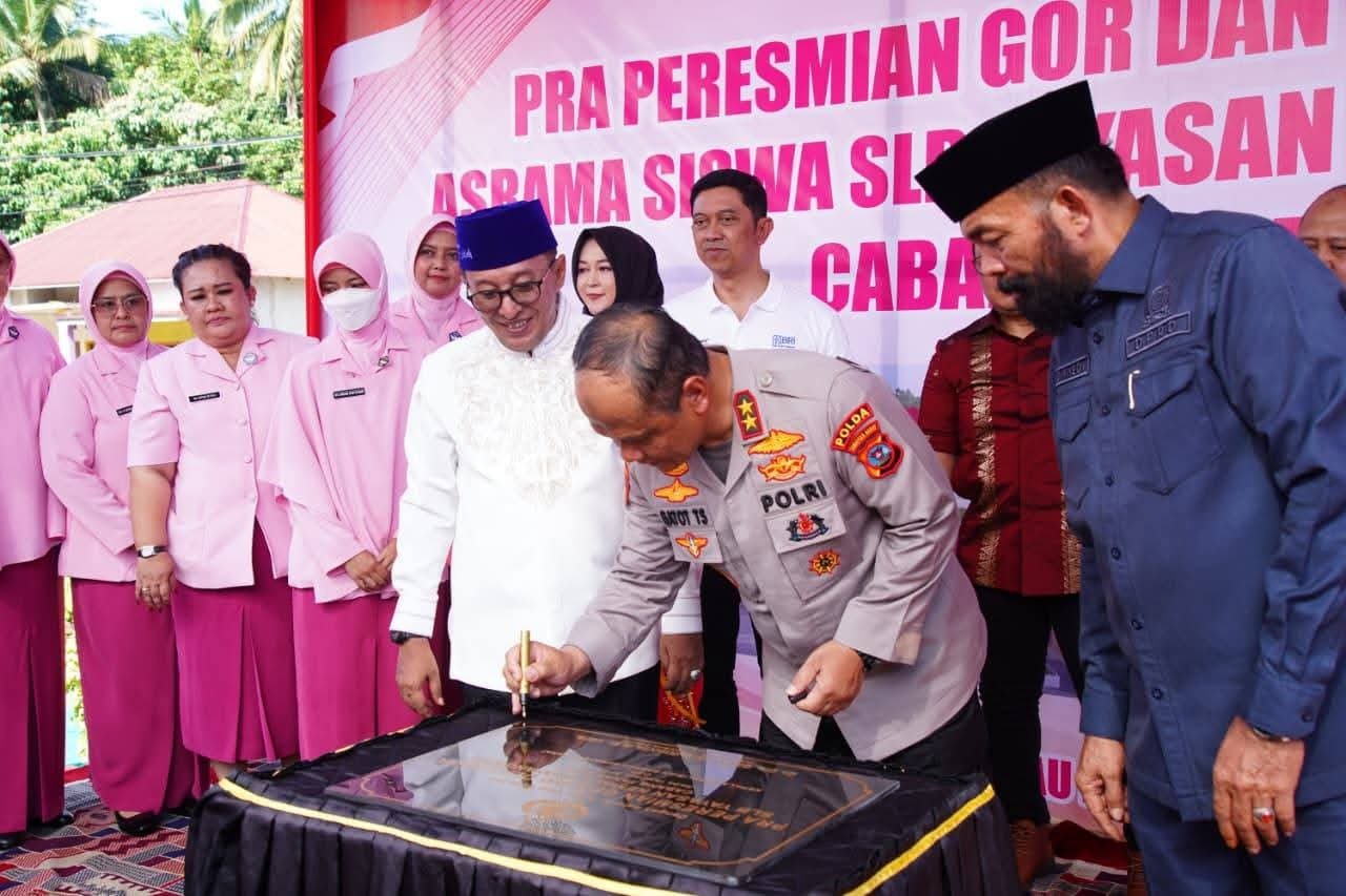 Bupati Eka Putra Dampingi Kapolda Sumbar Resmikan GOR dan Groundbreaking Asrama SLB Kemala Bhayangkari di Lintau