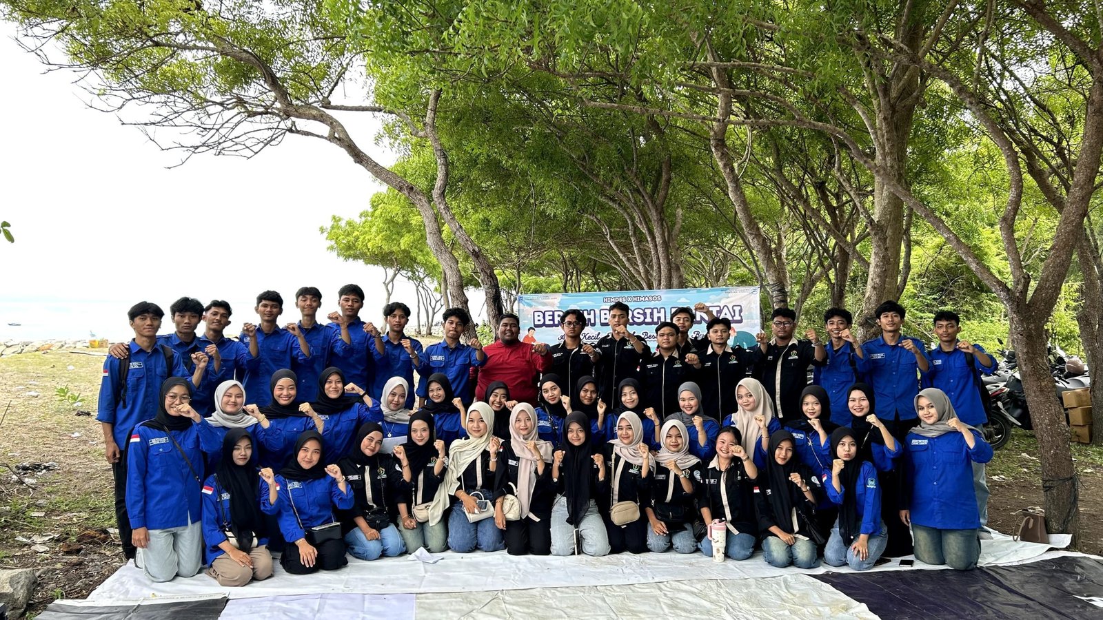 HIMASOS FISIP Unimal dan HIMDES Gelar Aksi Bersih Pantai di Ujung Bate Lhokseumawe