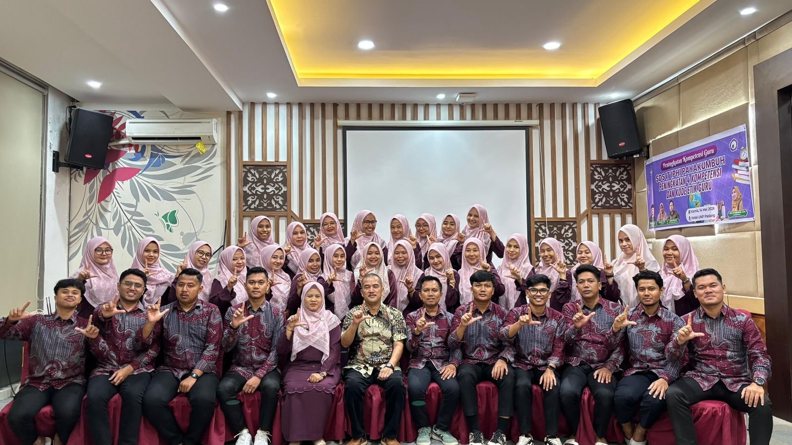 Tingkatkan Literasi dan Numerasi, SDS IT IPHI Gelar Workshop Guru Selama Tiga Hari