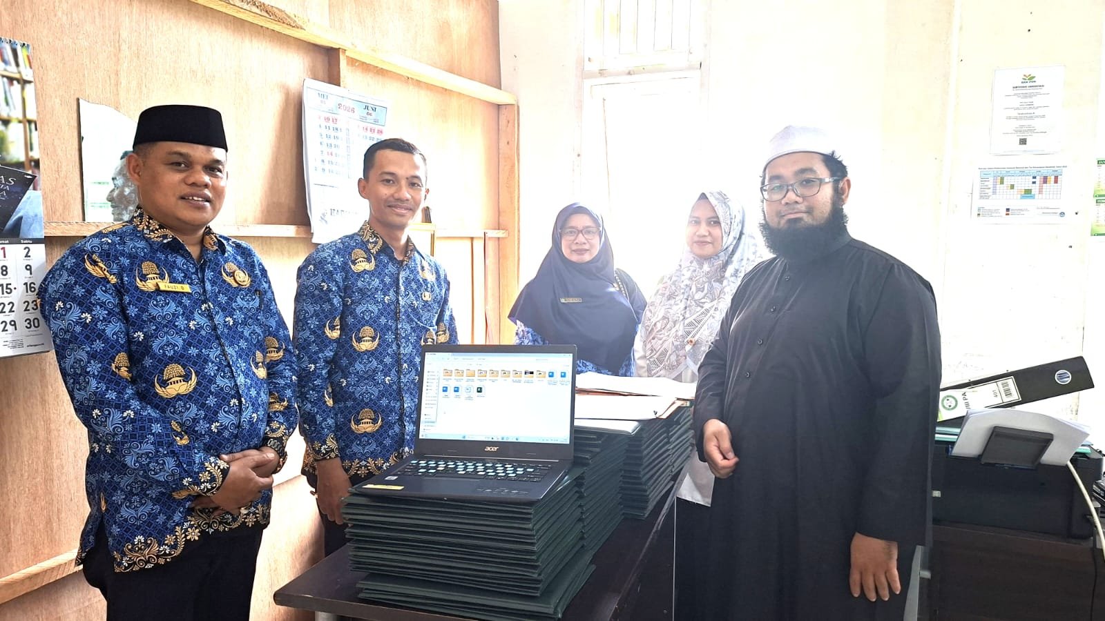 Transformasi Lembaga Pesantren: Kasi PD Pontren Kota Solok Lakukan Monitoring Berkas Peralihan PKPPS ke PSKK
