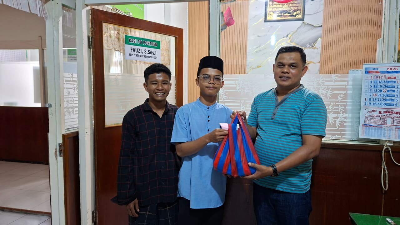 Kemenag Kota Solok Bagikan Daging Kurban ke Ponpes, Wujud Kepedulian Terhadap Pendidikan Islam