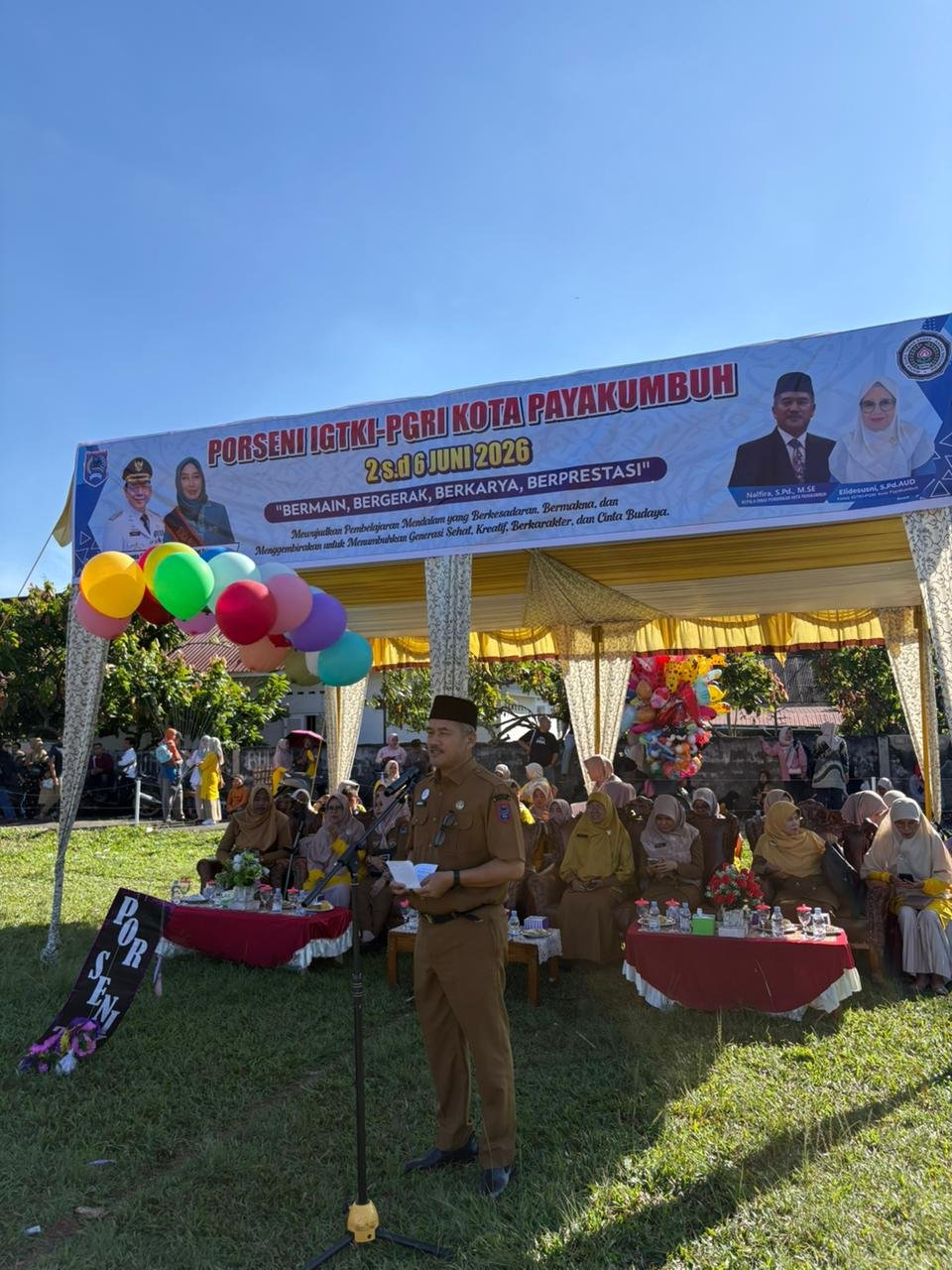 Walikota Payakumbuh Melalui Kadisdik Nalfira Membuka Pekan Olah Raga  Dan Seni  Se-Kota Payakumbuh Tahun 2026