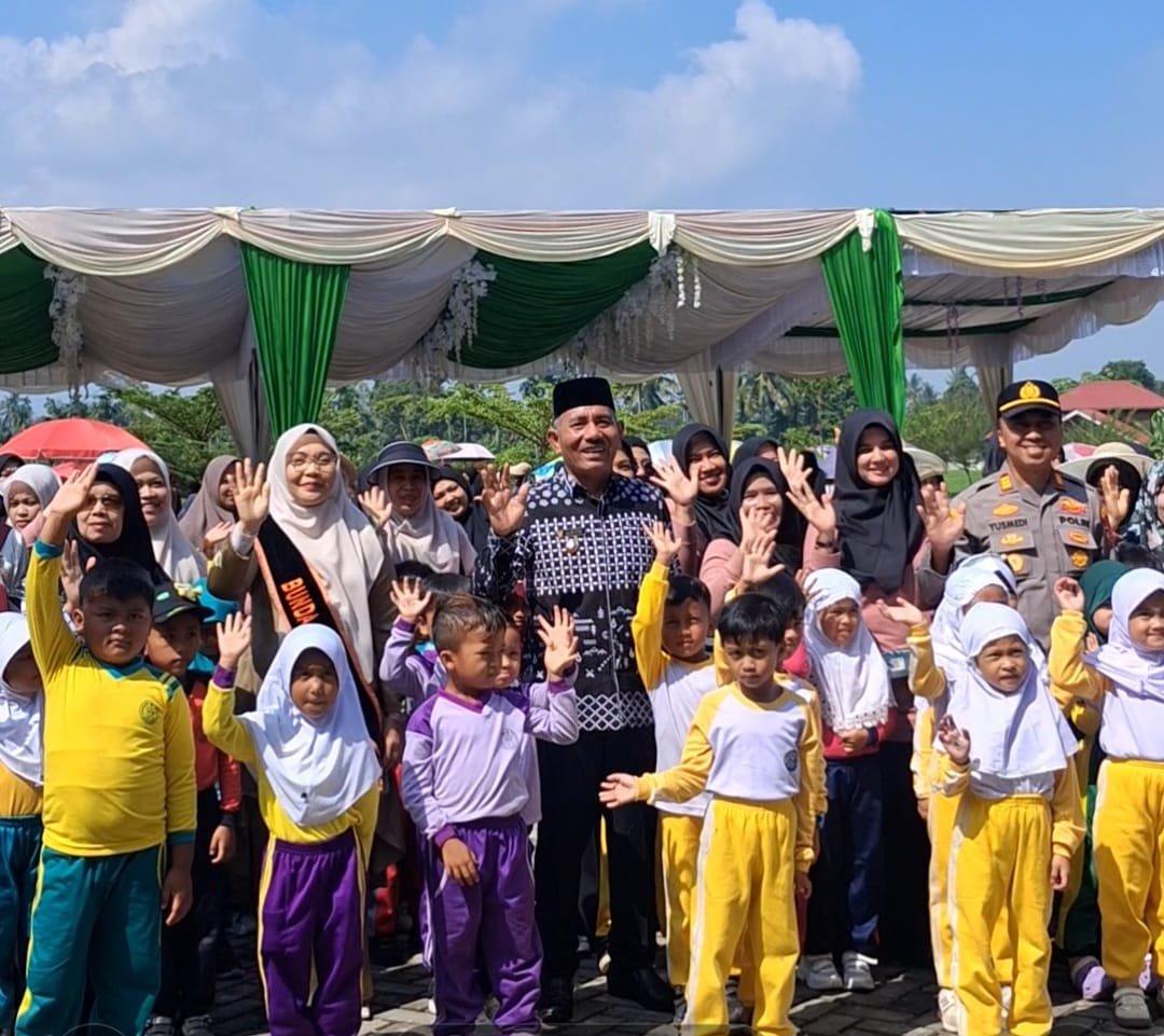 Bupati Safni Siapkan Umroh untuk Guru Berprestasi, Hafiz Al-Qur’an, dan Mahasiswa Terbaik