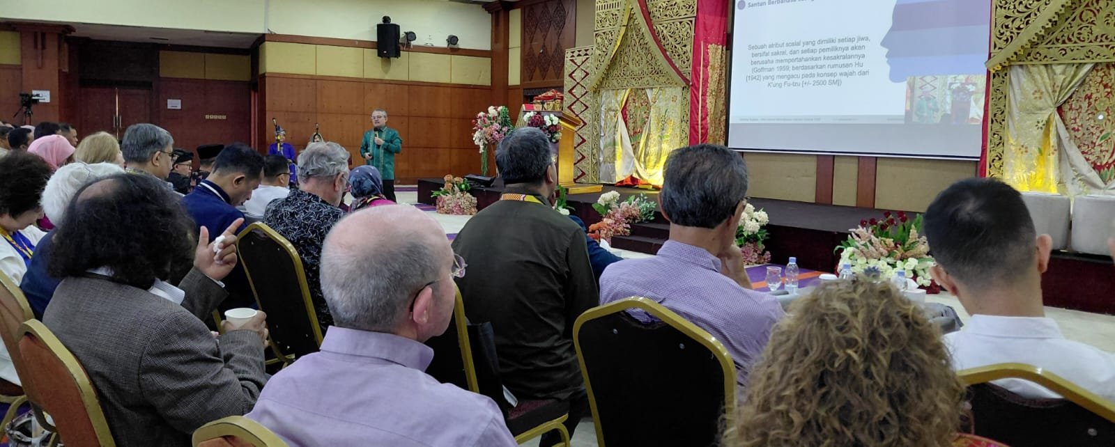 Terancam Punah Dalam 20 Tahun, Gubernur Sumbar Serukan Selamatkan Bahasa Minangkabau