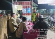 Wujudkan Rasa Aman, Babinsa Koramil 09/Salimpaung Gelar Patroli Malam Kolaborasi Bersama Warga
