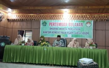 DWP MTsN Kota Solok Sukses Jadi Pelaksana Pertemuan Bulanan, Bahas Pentingnya Parenting Berbasis Tauhid