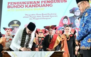 Kukuhkan Pengurus Bundo Kanduang IKTD Sumbar 2026-2031, Wako Fadly Amran Dorong Peran Perempuan Solusi Masalah Sosial