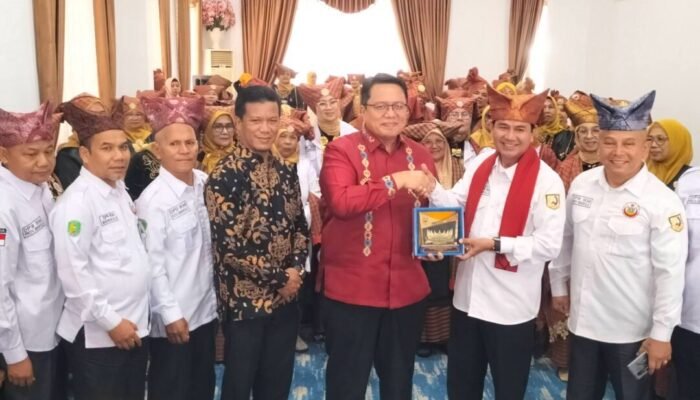 Sambut Rombongan IKM Bengkulu, Wabup Ahmad Fadly: Perantau Adalah Pilar Pembangunan, Mari Investasi di Tanah Datar