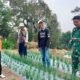 Babinsa Koramil 03/Pariangan Bersama Wali Nagari dan Kelompok Tani Cek Ketahanan Pangan Budidaya Bawang Merah