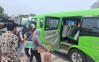 SMSI Bukittinggi Bersama MAN 1 Salurkan Bantuan untuk Korban Galodo Solok Arosuka