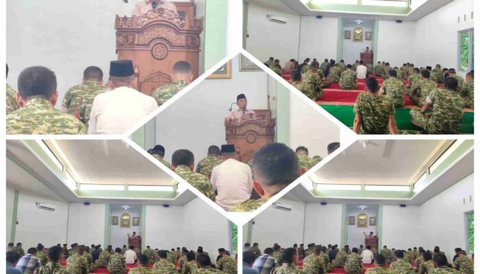 “Setiap Yang Bernyawa Pasti Akan Merasakan Kematian” Ustadz H. Hamidi Sampaikan Dalam Khutbah Jum’at di Masjid AL – JABBAR Kodim 0307/TD Menyentuh Hati Jamaah